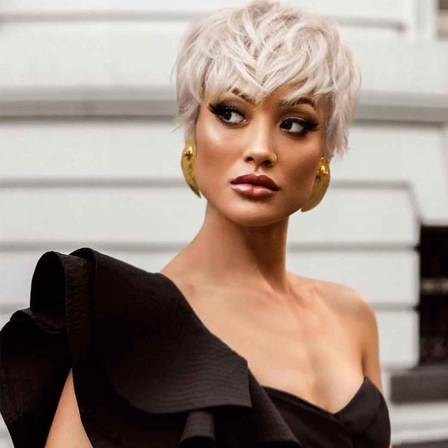 

Platinum Blonde Pixie Wigs for Back Women Short Layered Synthetic Wig for Daily Party Cosplay Use(Platinum Blonde)
