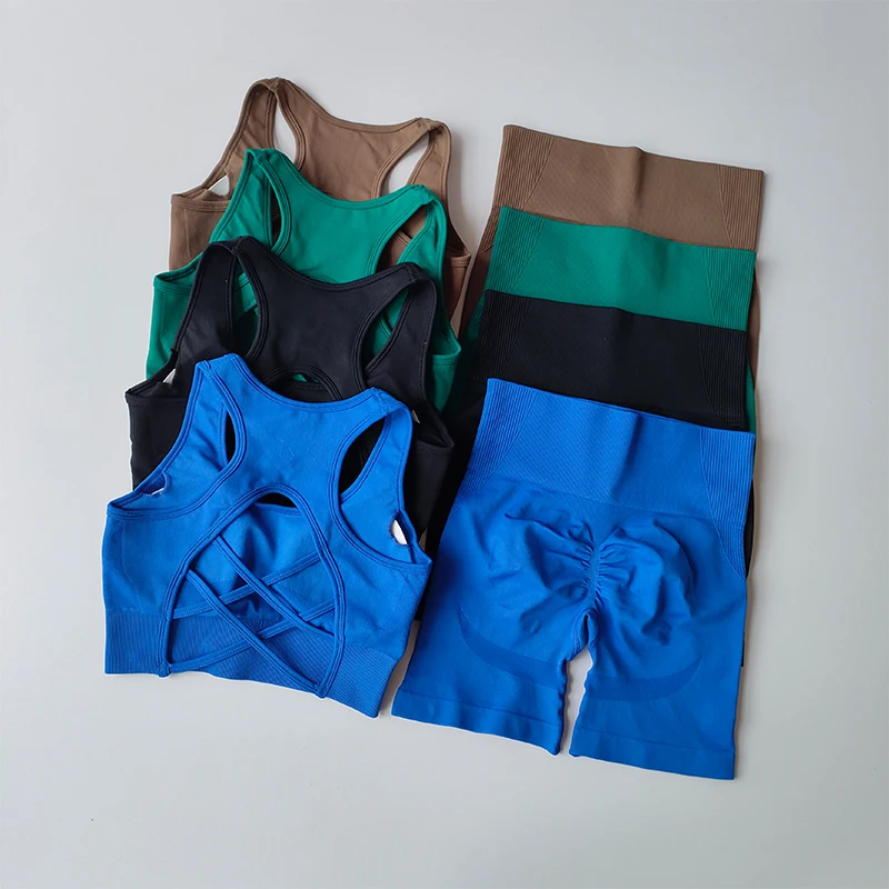 Hochgeschnittenes und hüftformendes Fitness-Set für Frauen mit schönem Rücken-Sport-BH, Yoga-Kleid, enganliegender Trainings- und Sport-Shorts-Kombination – Detail 2