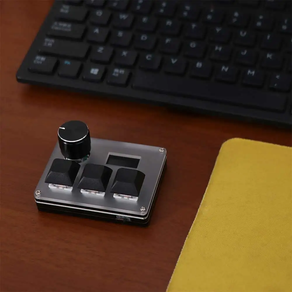 RGB Backlit Mini 3 Key Keypad Color Screen One Handed Hot Key Hot Swap Keyboard with Multifunction Knob Compact Mini Keyboard