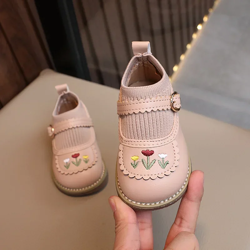 

Baby Kids Princess Leather Shoes Casual Girls Walking Shoes Fashion Soft Sole 2024 New Kids Embroidered Lace Flat Shoes Elegant