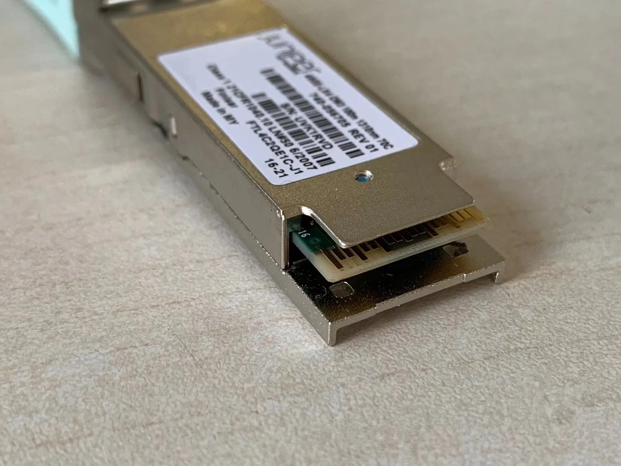 Juniper Qsfp สวิตช์ออปติคอล2กม. 40g 40GE-LX4อินเตอร์เฟซ740-056705 LC OM3 100M SMF 2กม. โมดูล1310nm ไฟเบอร์40GB QSFP LC