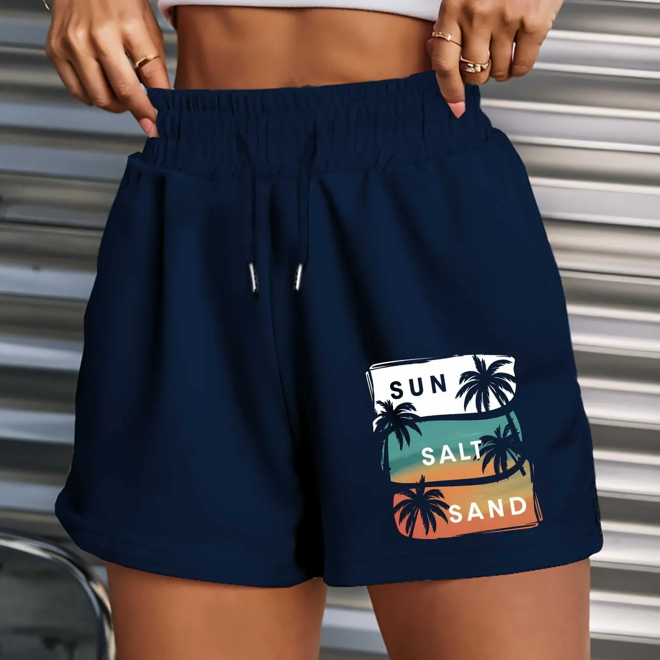 New Women's Shorts Summer Versatile Mid Length Pants American Fashion Outerwear Five Quarter Pants Summer Beach Pants