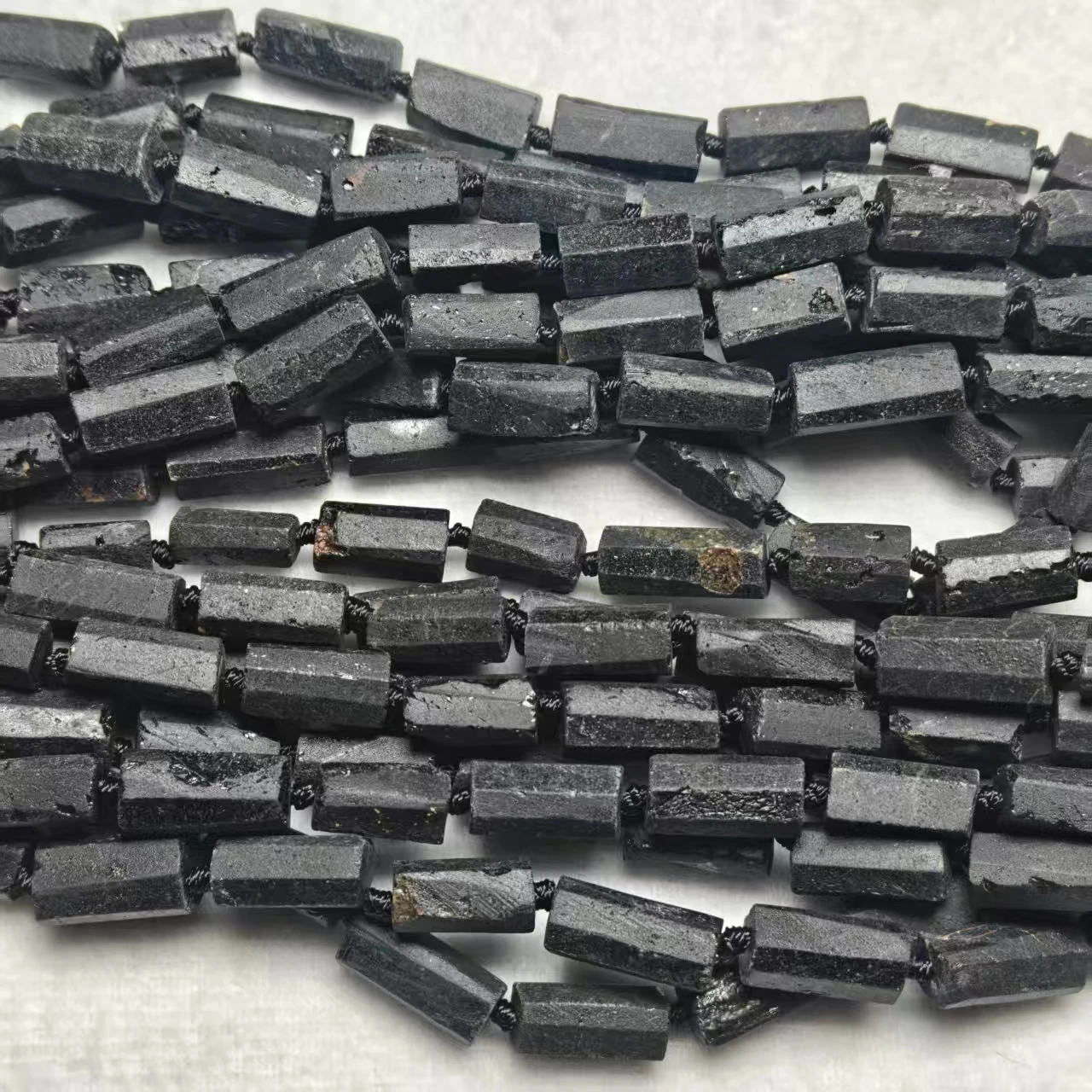 Natürliche Mattschwarze Turmalin-Schleifperlen, Zylindrische Lose Perlen mit Geradem Loch für DIY Armband- und Halskettenzubehör – Detail 7