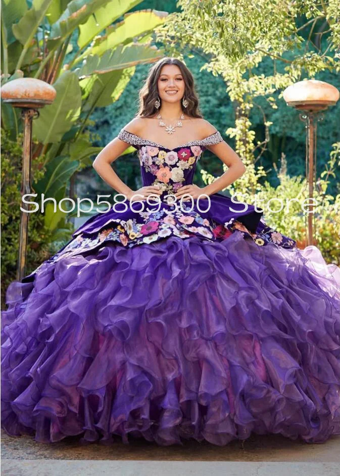 Charro เปิดไหล่ชุดเดรส quinceanera แต่งระบายผ้ากำมะหยี่สีม่วงดอกไม้พองพองผ้าคอร์เซ็ท vestidos de XV Sweet 15