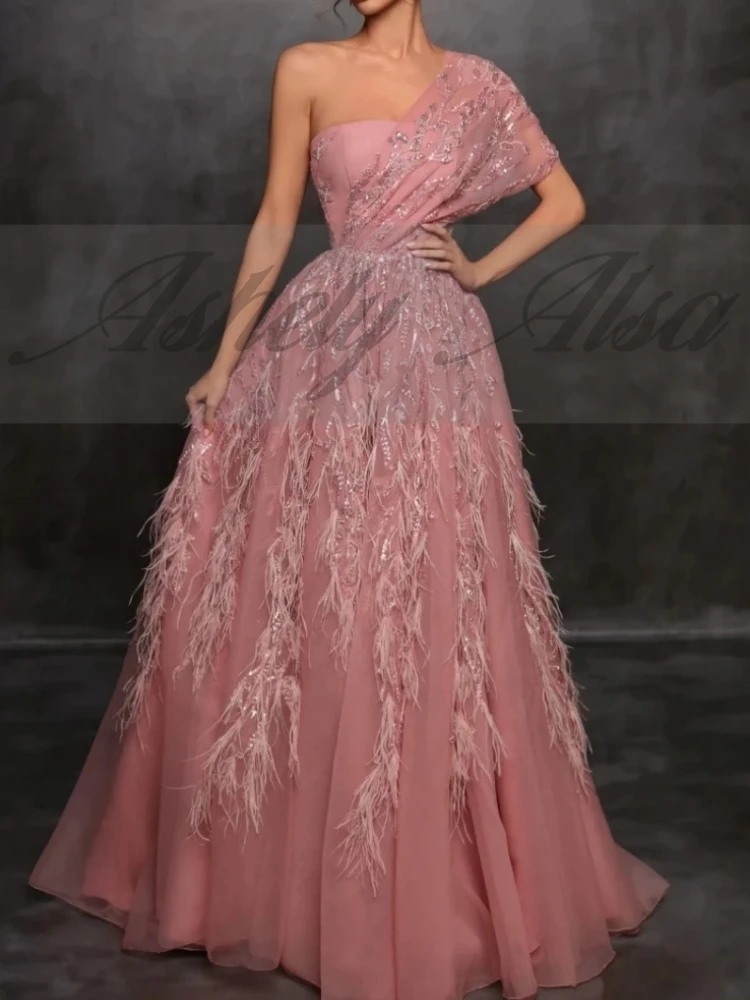 Elegancka różowa suknia wieczorowa na jedno ramię z koralikami z piórami o długości do podłogi dla kobiet Suknia ślubna na imprezę Prom Okazje Nowy