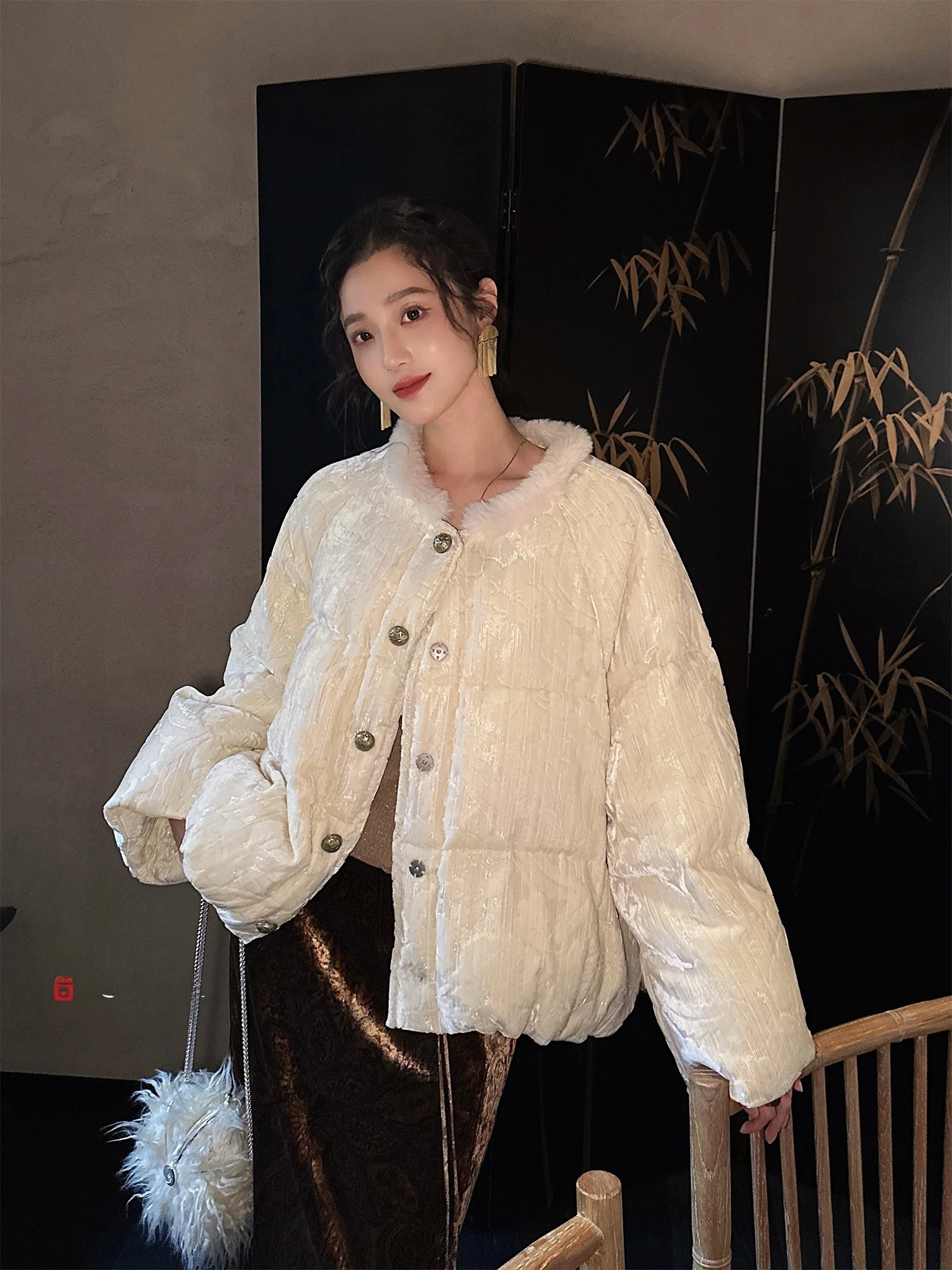 

New Chinese Sle Gold Tead Burned Flower down Jaet Women's 2026 Trendy Winter Outerwear Warm Cozy Bla Flower Design