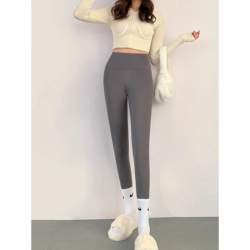 กางเกงโยคะเอวสูงสำหรับผู้หญิง ผ้าซับใน ทรงเข้ารูป กระชับสัดส่วน ใส่สบาย สำหรับฤดูใบไม้ร่วงและฤดูหนาว กางเกงขายาวลำลอง ใส่เป็นเสื้อคลุมด้านนอกได้