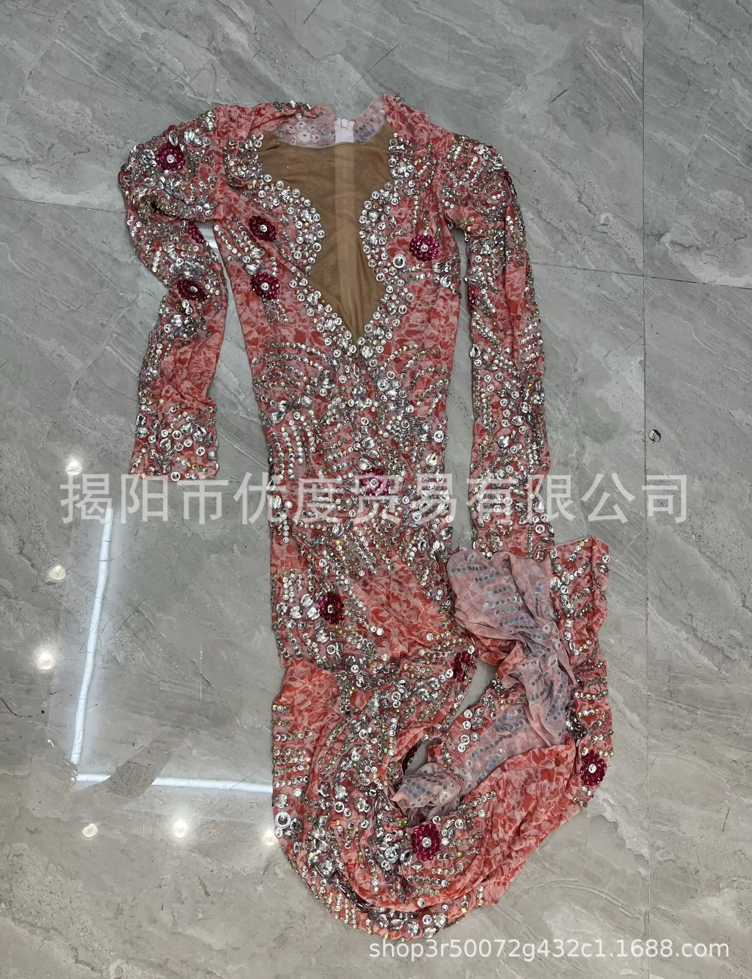 2026 مسحوق المرجان الجبهة سبليت لامعة منظور شبكة مرصعة بأحجار الراين مزاجه كوكتيل حفلة عيد ميلاد فستان الأداء الليلي