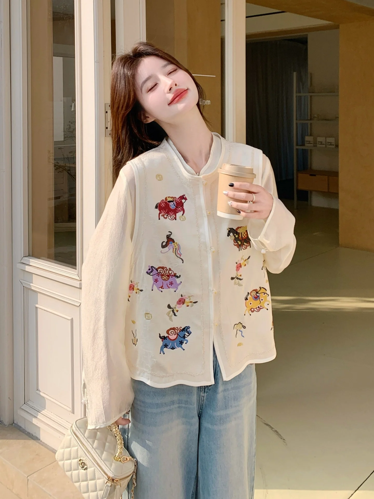 

New Chinese Style Embroidered Vest And Shirt Set Women's Fashionable Two-Piece Spring Collection Stand Collar White Top