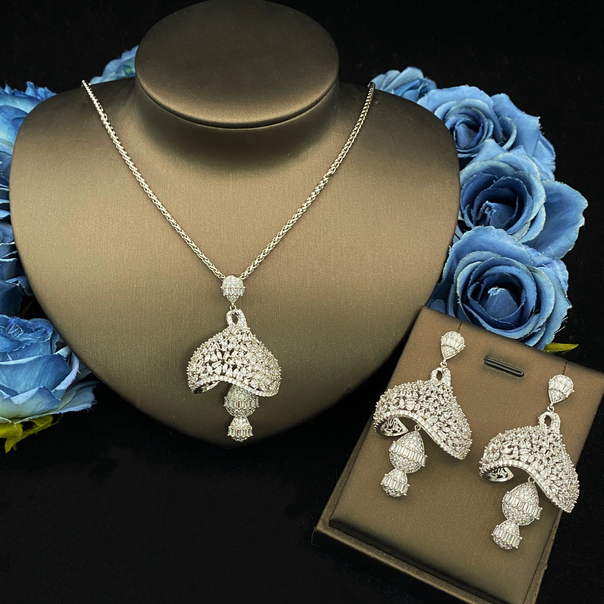 JRH Dubai Luxury Jewelry Set 2-Piece Bell Pendant Necklace with Micro-Inlaid Zircons Earrings Essential for Women's Parties