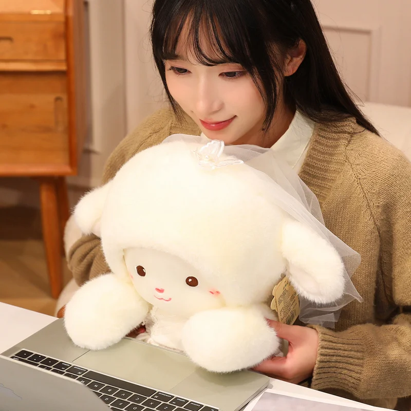 35-55 cm Bellissimo abito da sposa Pecora bianca Giocattoli di peluche Simpatico agnello Bambole di pezza Giocattoli morbidi di alta qualità per la decorazione della festa nuziale