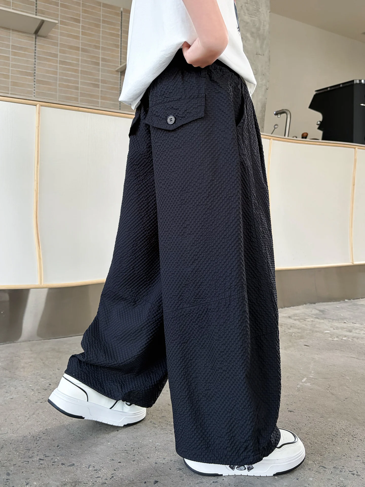 男の子用夏用薄手アイスシルクパンツ速乾防蚊ワイドレッグカジュアルゴムウエストキッズ服アイスシルクズボン