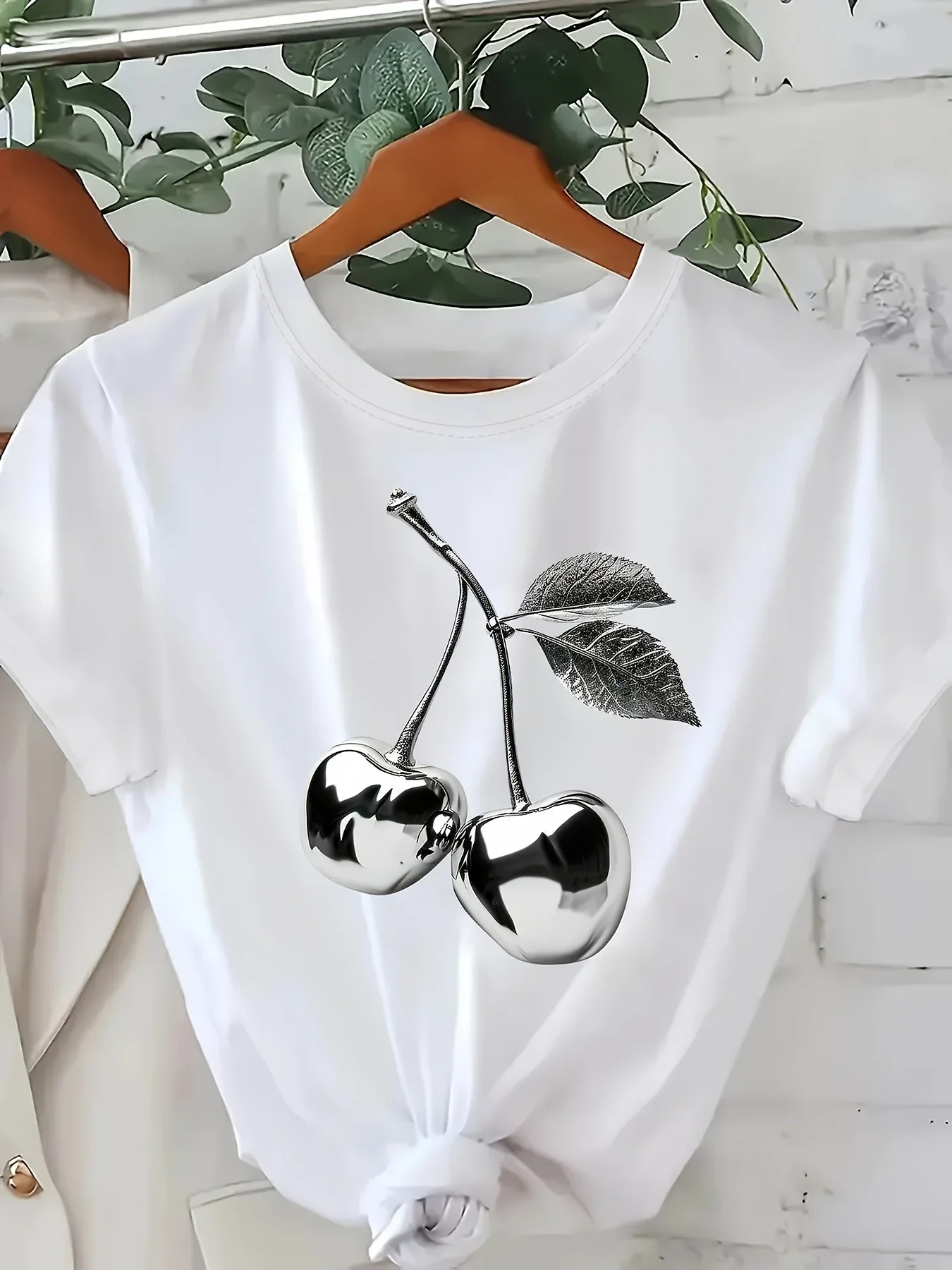 Top informal de primavera con diseño de dibujos animados, ropa informal moderna con estampado de cereza plateada, camiseta gráfica de cuello redondo para mujer, ropa Vintage
