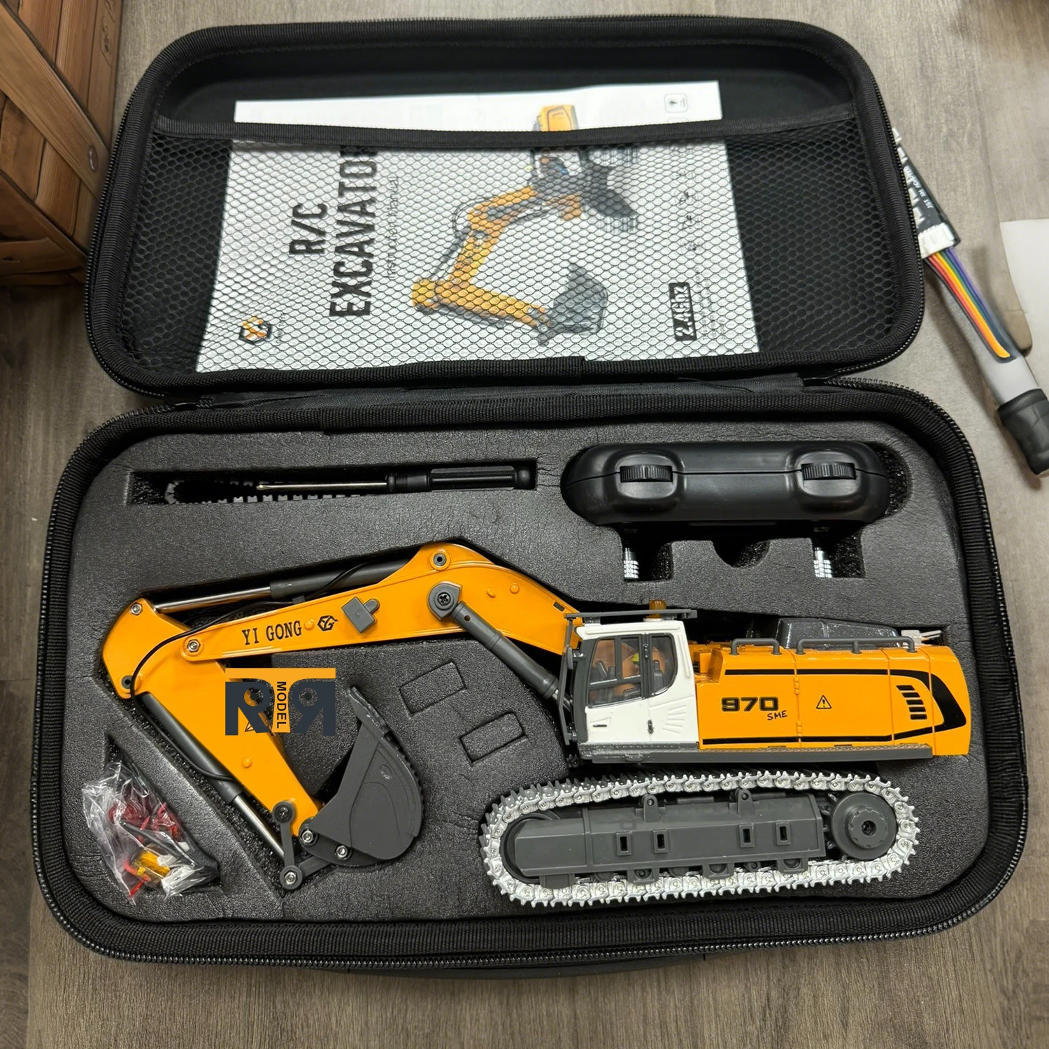 حفارة صغيرة 1/50 970 RTR RC حفارة كهربائية محاكاة لودر أطفال بالريموت كنترول مع نظام الضوء والصوت لعبة الصبي