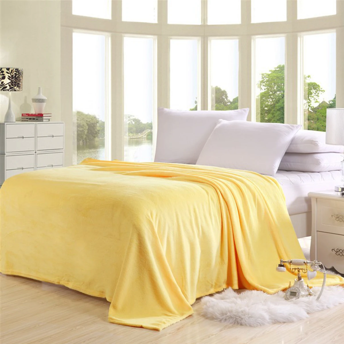 

Warm Solid Color Fleece Blanket Heavy Duty Stitching for All Season Use Yellow Bed Couch Cover Flannel Blacnket