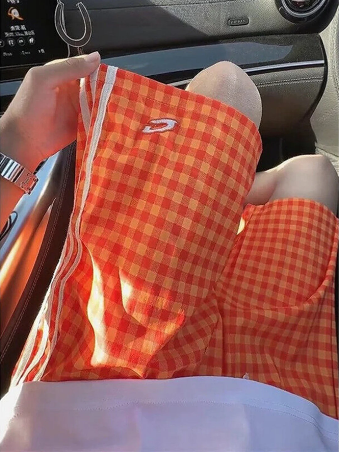 

Летние тонкие шорты из ледяного шелка для мужчин, быстросохнущие, оранжевые в клетку, повседневные, свободного кроя, длиной до колена, для пар, для отдыха