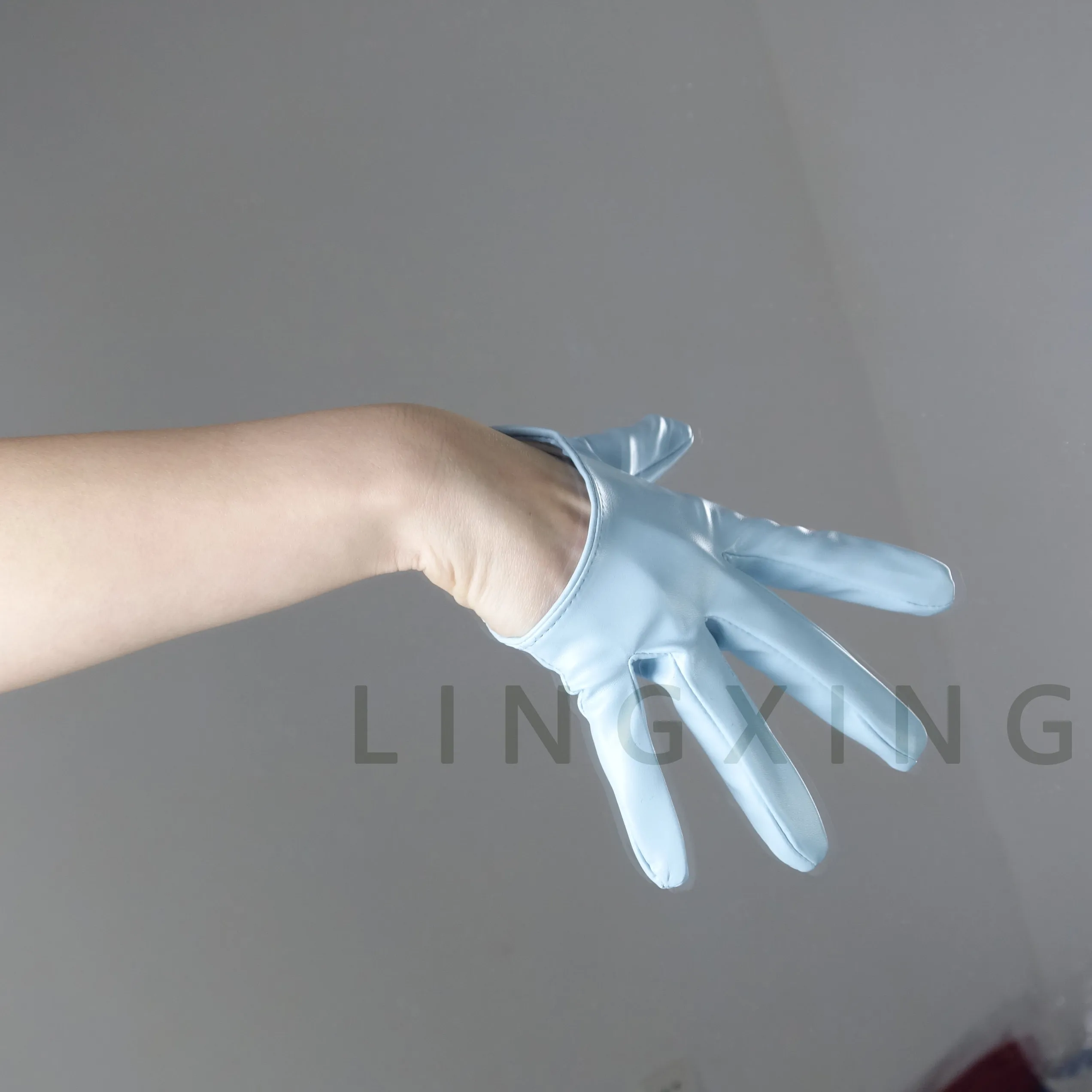 Modische Damen Halbhandschuhe aus Kunstleder PU Fingerlose Tanz- und Bühnenauftrittshandschuhe Persönliche Kurze Schwarze Handgelenkstulpen – Detail 12