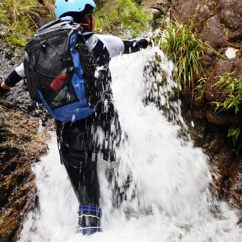 Sac à Dos Étanche de 30l pour la Natation, le Trekking en Rivière, la Voile, le Bateau Flottant, le Rafting, le Camping en Plein Air