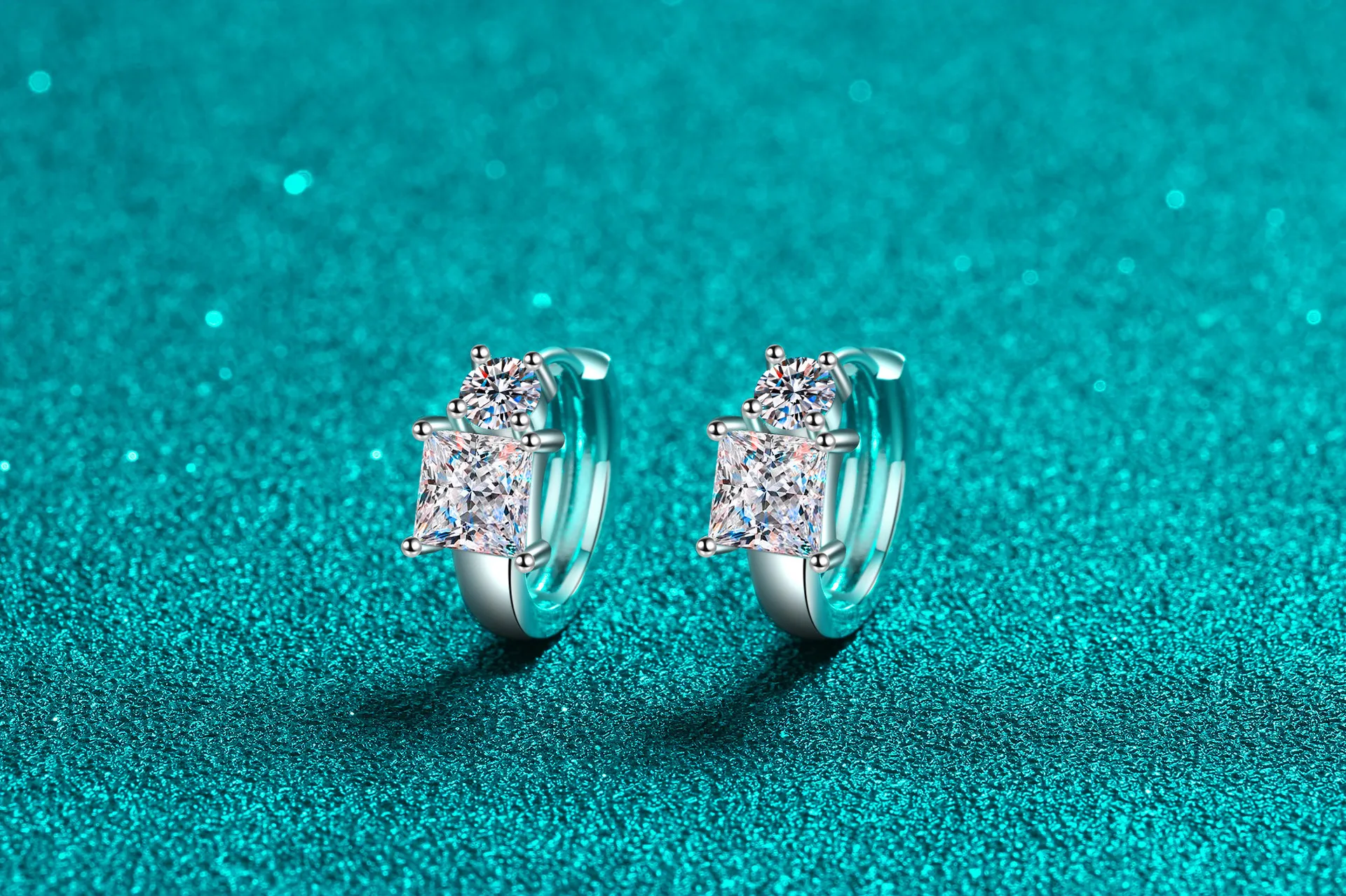Elegant PT950 Platinum Women's Fashion Princess Square 2.6 Carat Moissanite Stud Earrings Party Charm Jewelry