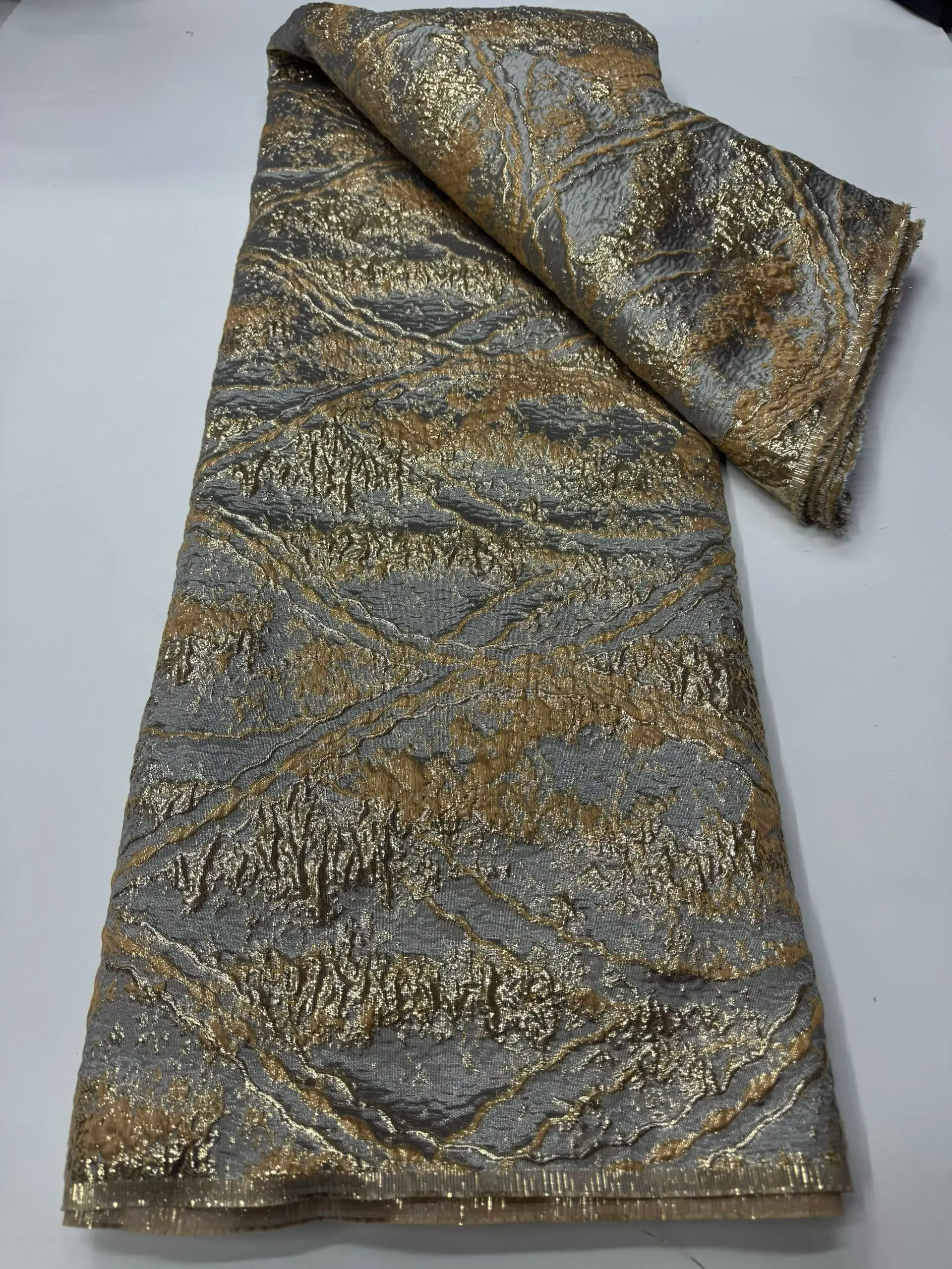 

2026 High Quality Latest Gold Damask Jacquard Brocade Organza African French Lace Fabric For Nigerian Women Party Dress KCW2536