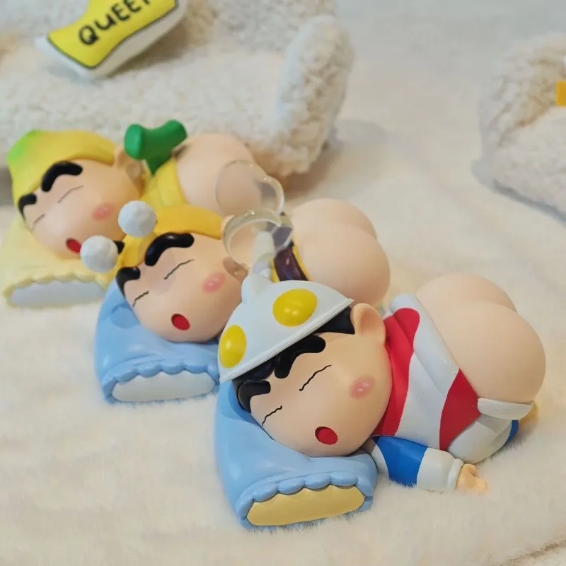 Crayon Shin-chan Sdraiato Posizione Serie Figurina Fondo nudo Giocattolo da spremere Giocattolo antistress Ornamento da tavolo alla moda Regalo di festa