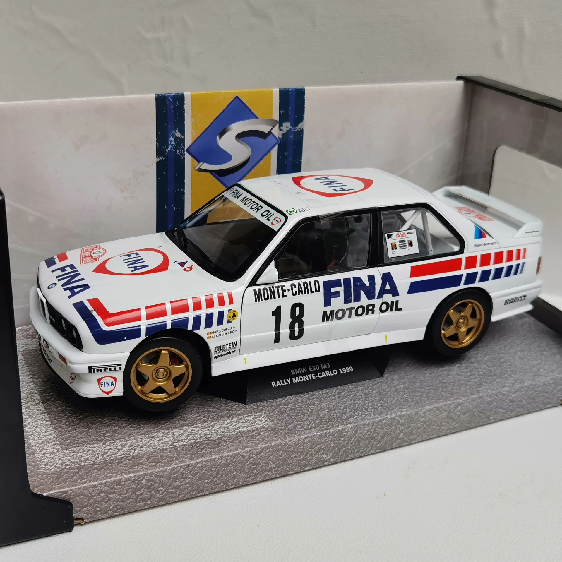 

Diecast SOLIDO 1/18 Scale BMW E30 M3 #18 1989 BMW Traffic Jam Alloy Car Model Collectible Toy Gift Souvenir Display Ornament