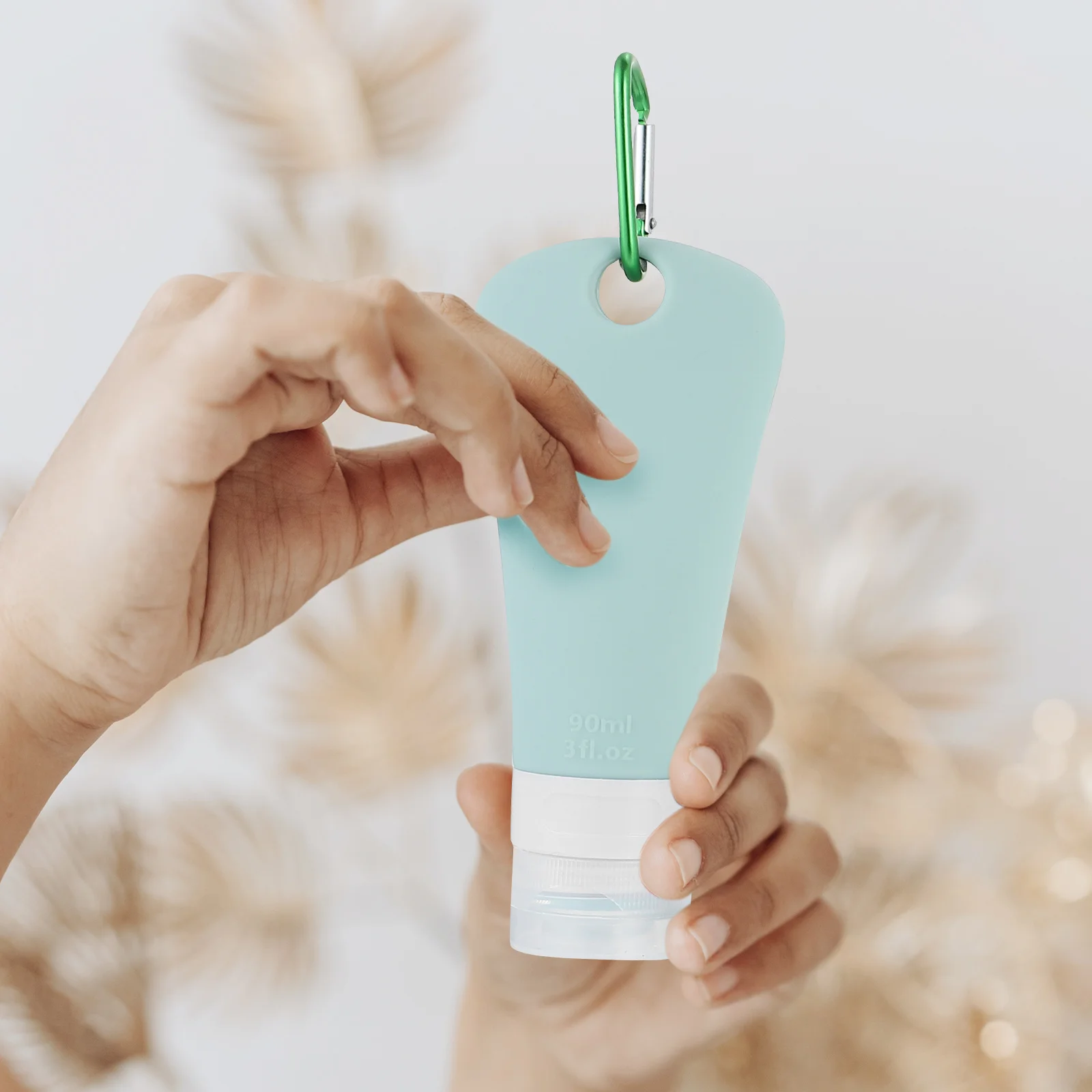 4 conjuntos de garrafas de viagem de silicone recipientes líquidos recarregáveis à prova de vazamento portátil pendurado gancho para chuveiro gel maquiagem