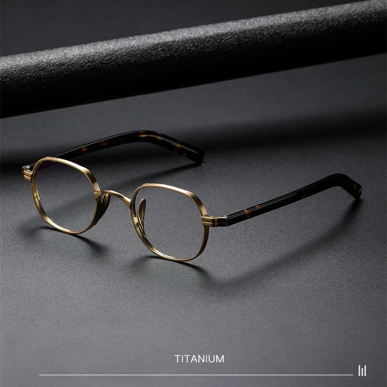 Japanese Retro Classic Small Square Frame Pure Titanium  eyeglasses for man and woman eyewear  Design as KameManNen KMN131