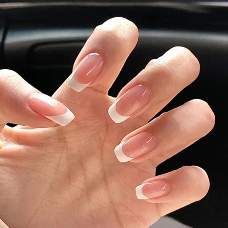 24 pçs curto quadrado artesanal imprensa em unhas gradiente borda branca design cor sólida unhas falsas wearable nu ponta francesa unhas arte