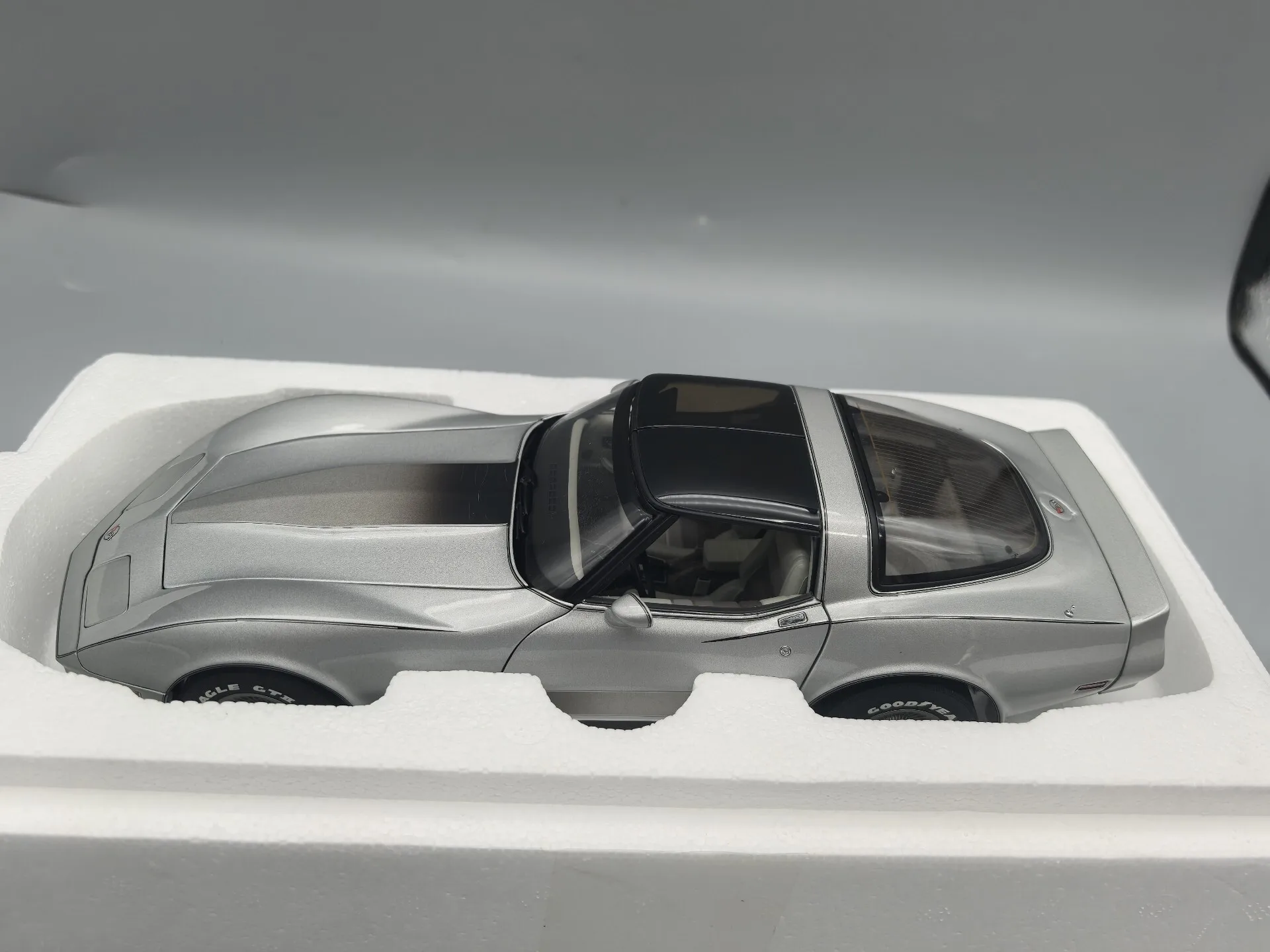 

Autoart 1:18 C3 1982 Silver Simulation Limited Edition All Open Alloy Metal Static Car Model Toy Gift