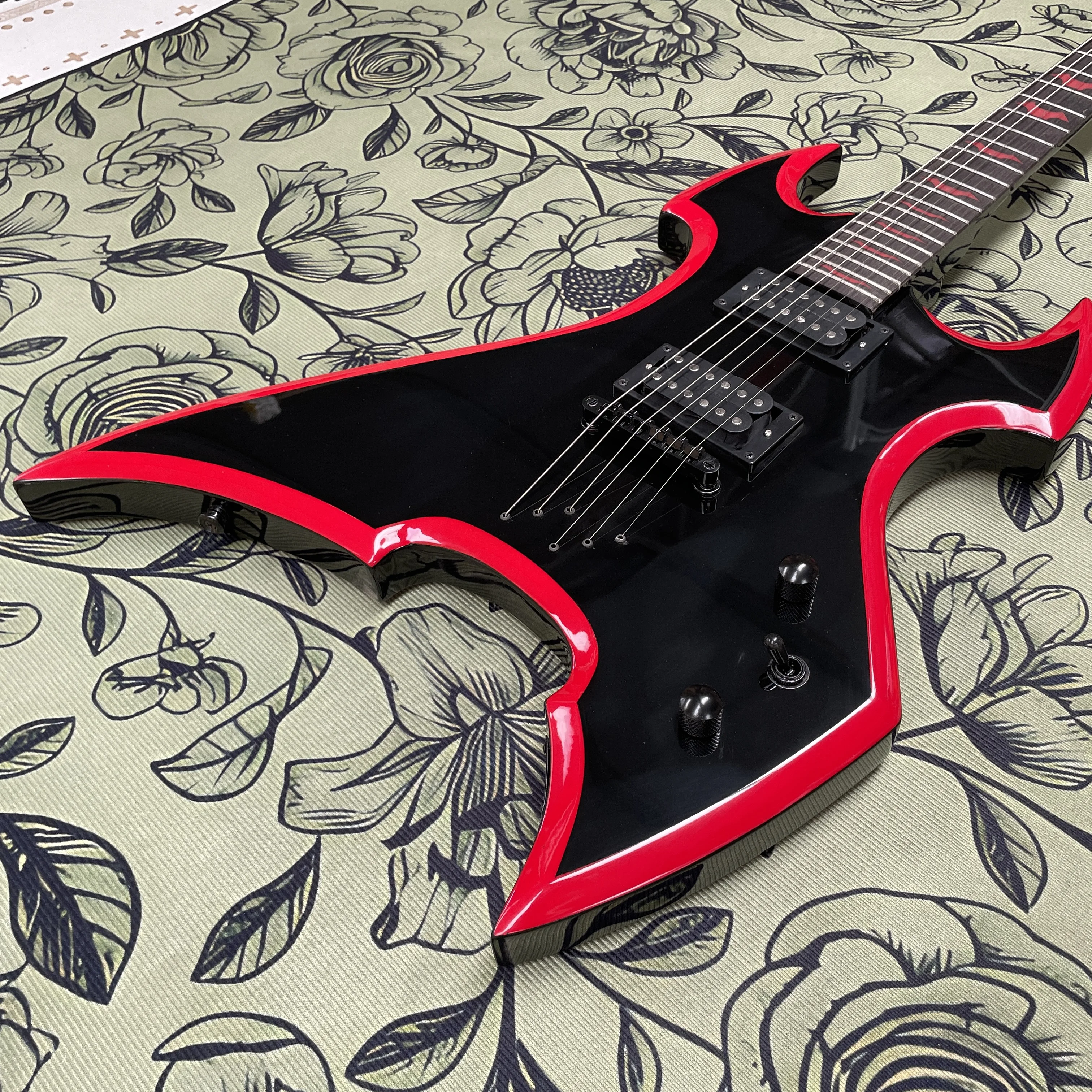 Black and red 6-string electric guitar, rosewood fingerboard double pickup guitars, rock and metal electric guitarra view 3