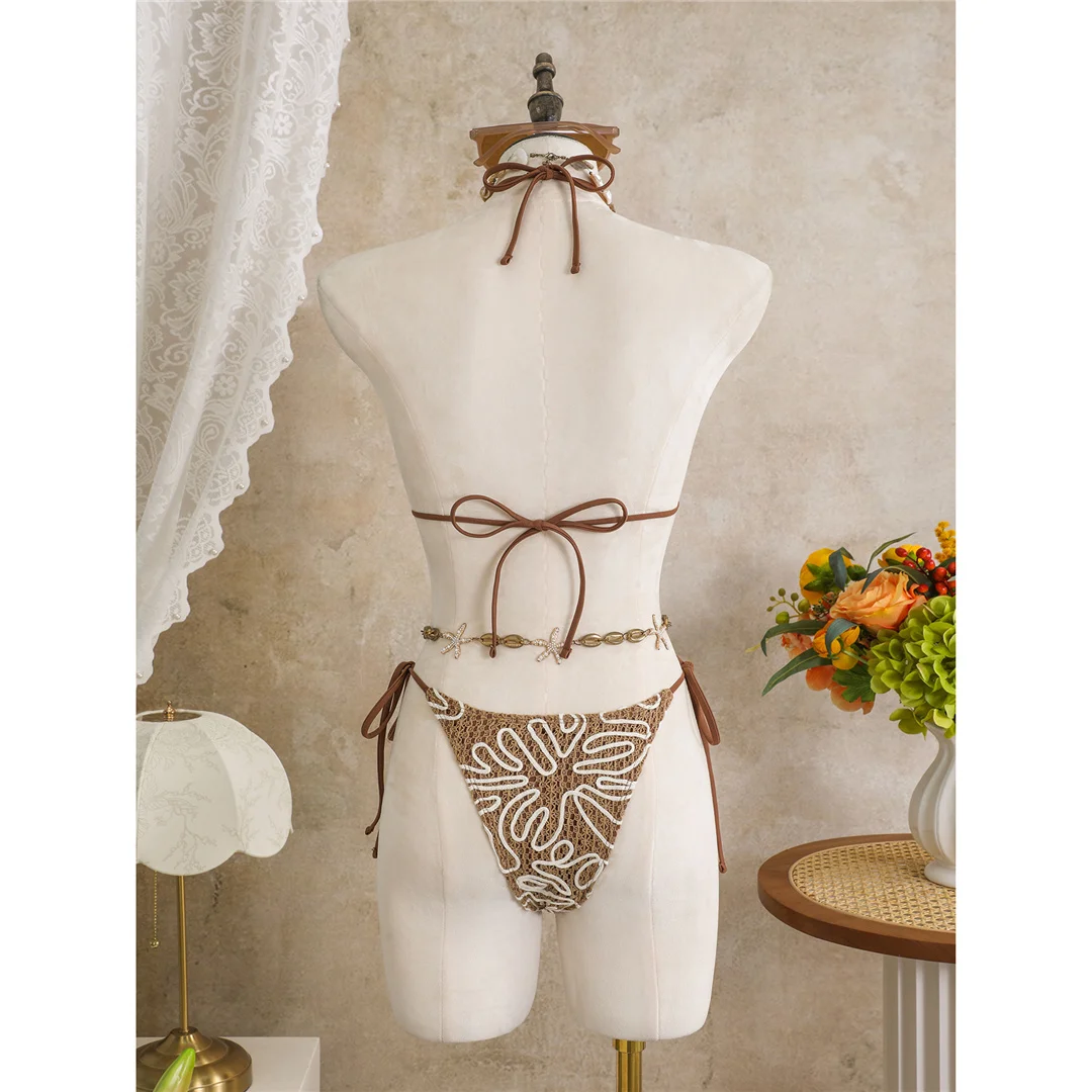 Mit Sarong-Halterneck-Bikini, bedruckter Bikini, Damen-Badebekleidung, dreiteiliges Bikini-Set, gepolsterter Badeanzug, Badebekleidung, Badeanzug, Modell V8073. – Detail 4