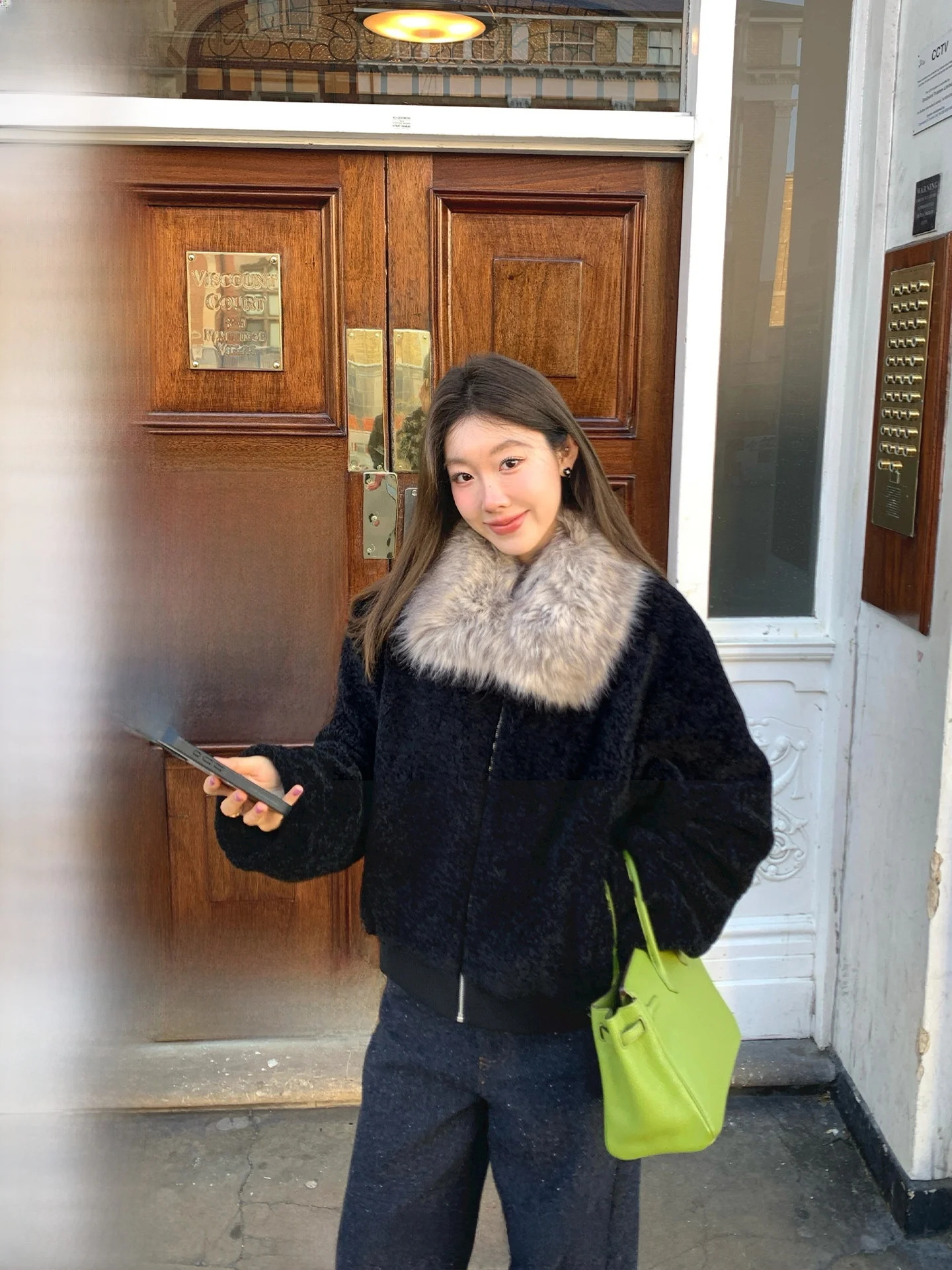 

Пальто Ranwear London Winter Night из овчины с контрастным большим меховым воротником, мягкая подкладка из овечьей шерсти, верхняя одежда