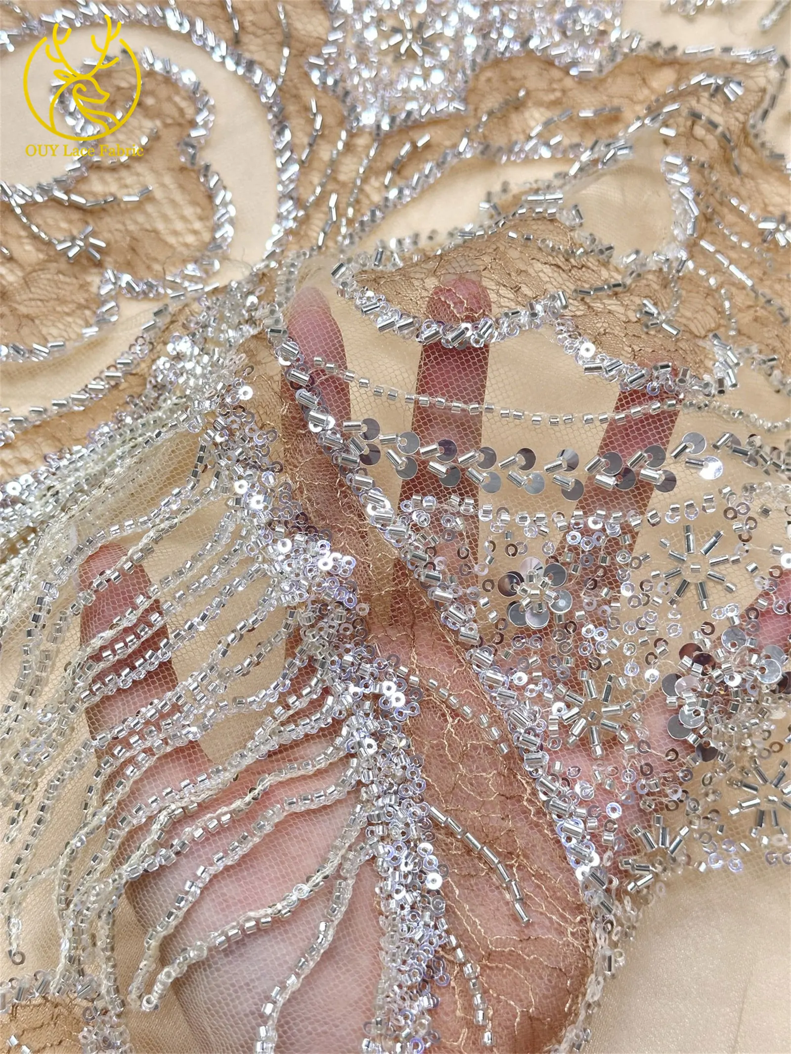 Goldene französische 3D-Laser-Quasten-Perlen-Spitze, luxuriöser afrikanischer Pailletten-Spitzenstoff, nigerianischer Mesh-Spitzenstoff für Damen-Hochzeiten – Detail 9