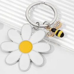 Cute White Daisy Keychain Enamel Crystal Bee Metal Keychains Pendant Purse Bag Decoration Women Girls Flower Charm Accessories