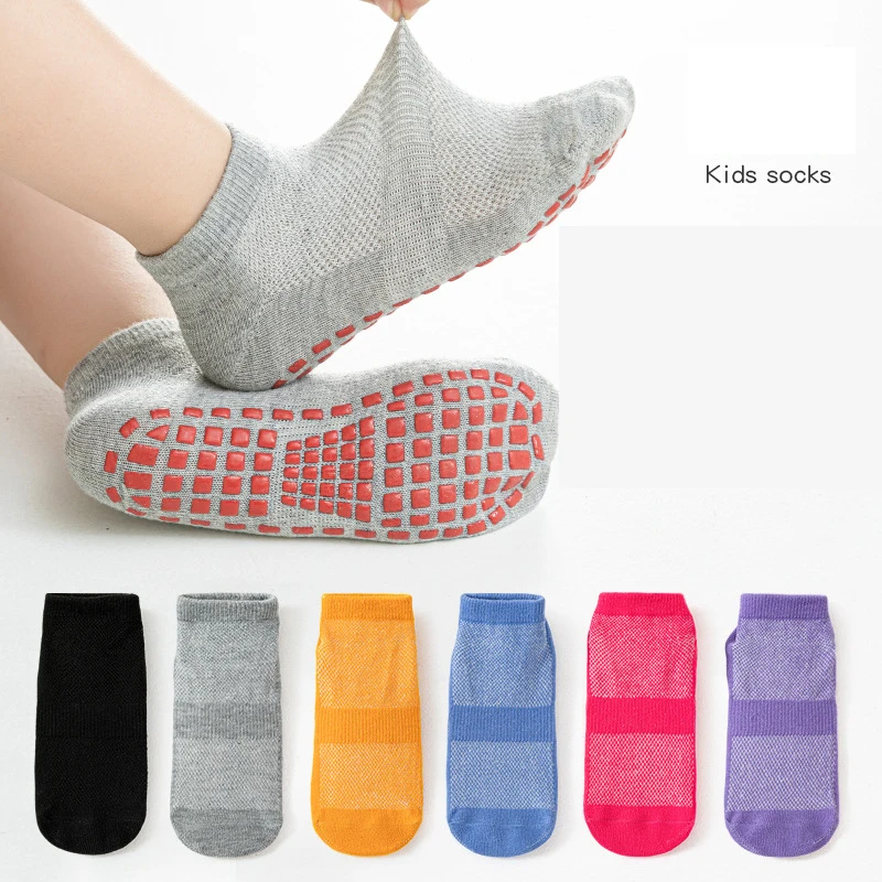 موضة الصلبة الأطفال جوارب يمكن السير بها على الأرض بنين أطفال بنات طفل عدم الانزلاق سيليكون طفل الجوارب تنفس تنوعا الوالدين والطفل Socken