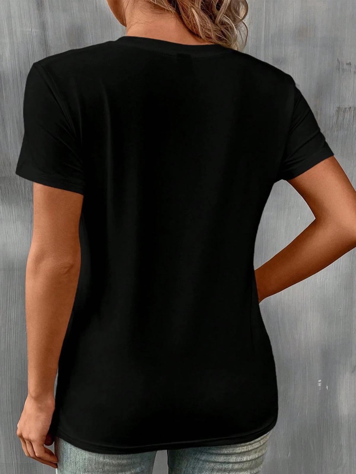 تي شيرت نسائي كاجوال أنيق باللون الأسود مع طباعة وردية وردية ورسومات زهور للاستخدام اليومي، قمصان علوية مريحة برقبة دائرية وأكمام قصيرة