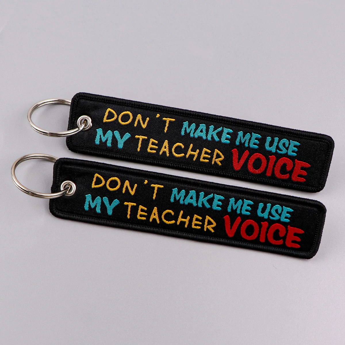 Брелки с вышивкой цитатами «Глос учителя» брелок для мотоциклов и автомобилей брелок для ключей кулон брелки Chaveiro ювелирные изделия подарок