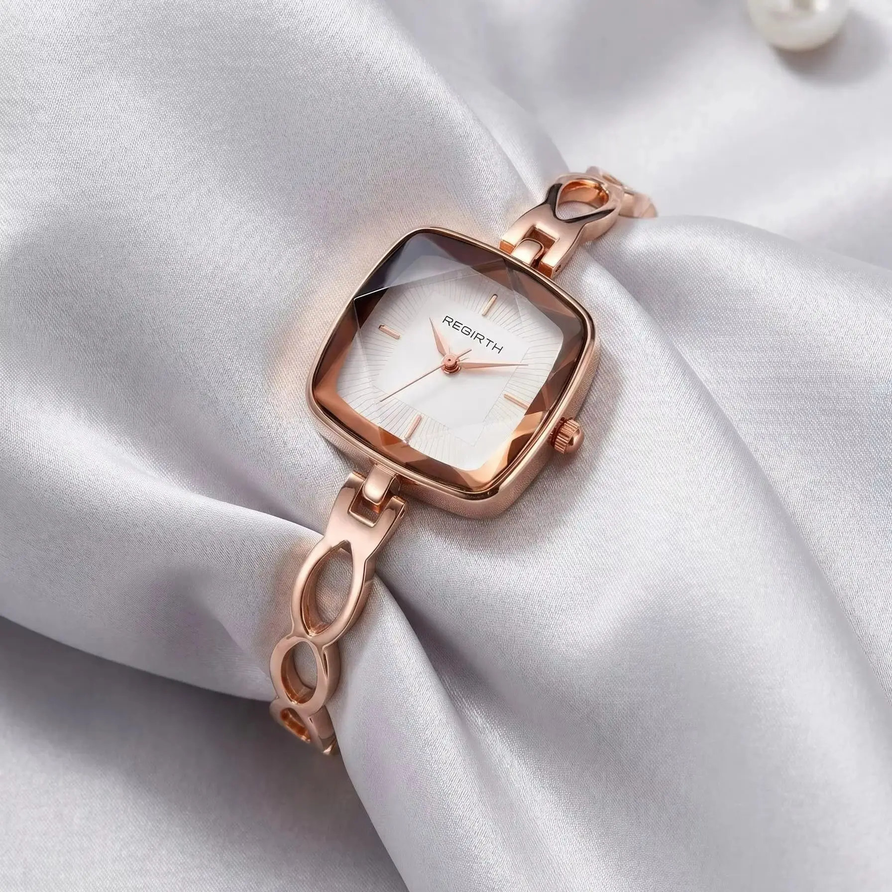 New Style Light Luxury Fashionable Bracelet Quartz Watch