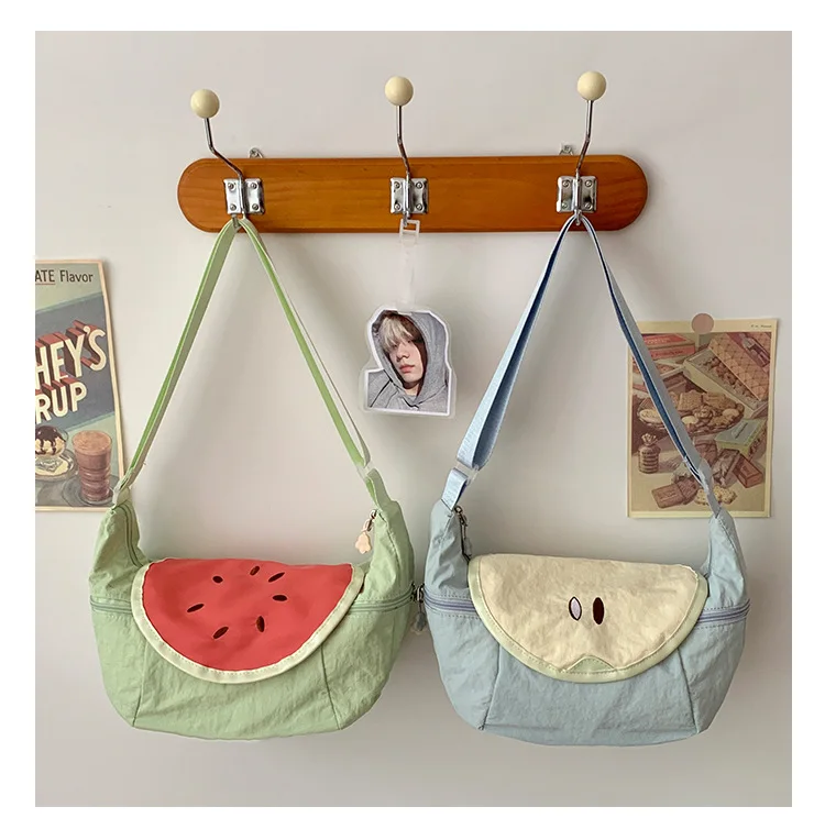 

Fruit-shaped, cute and casual crossbody bag for girls, large-capacity single-shoulder schoolbag for girls
