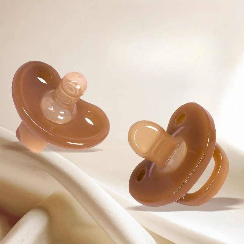

Коричневая силиконовая соска для новорожденных, ультрамягкая успокаивающая соска, естественная форма груди, антиколонный помощник для сна для младенцев