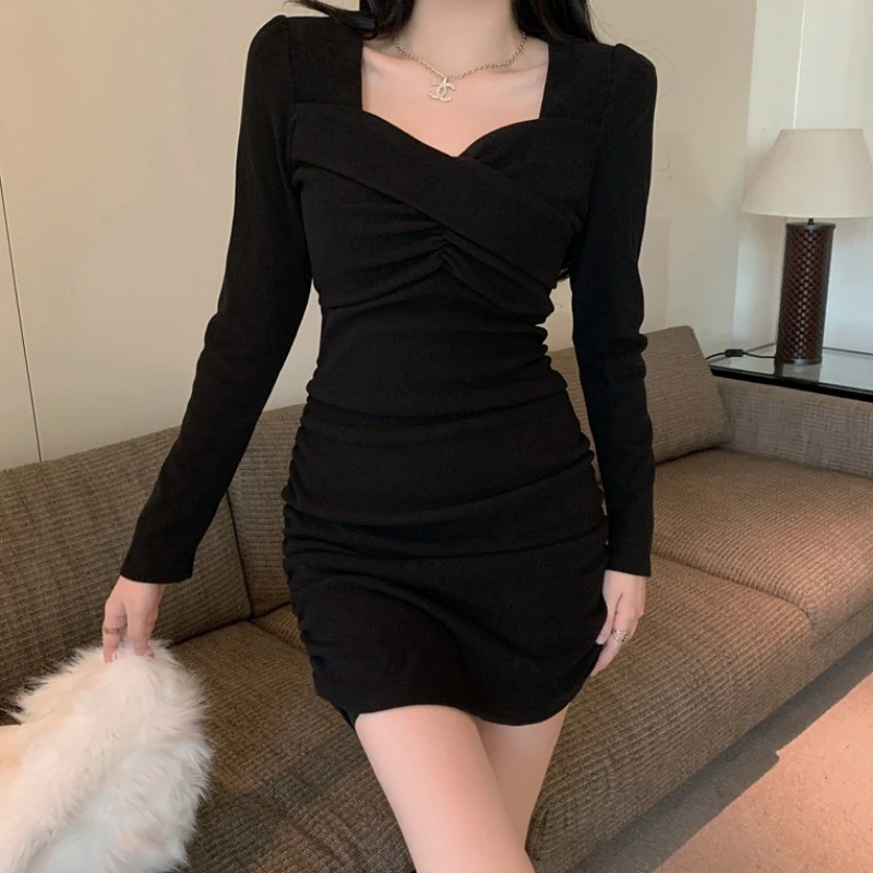 

Black Square-Neck Ruched Dress With Long Sleeves, Bodycon Skirt, New Spring Style, Elegant And Slim-Fitting Short