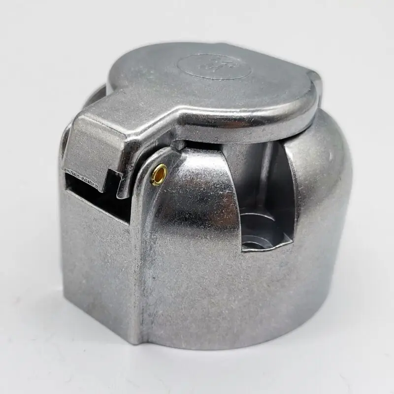 7-Pin Connector Trailer Socket Aluminium Alloy Towing 12V Round Adapter Truck Socket Car Accessories