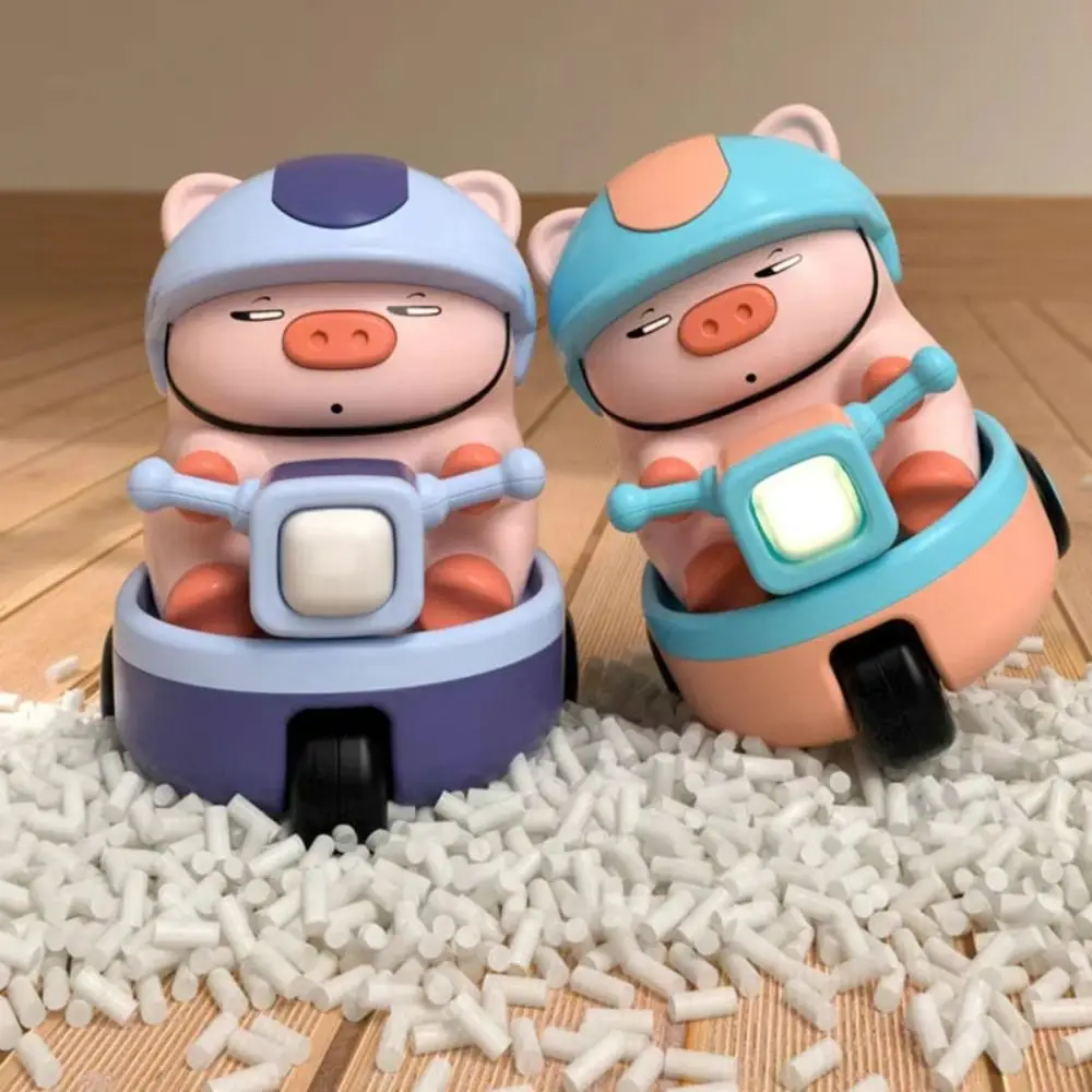 Porco de plástico dublê carro de três rodas som e luz interativa animal piggy carro elétrico móvel rotativo