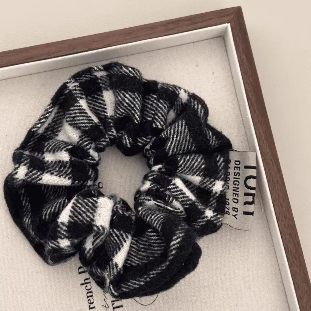 1/6 Stück Vintage Plaid Scrunchie Marke Casual Retro Stil Perfekte tägliche Frisur Vielseitig sieht trendiges Haar-Accessoire für Damen aus – Detail 3