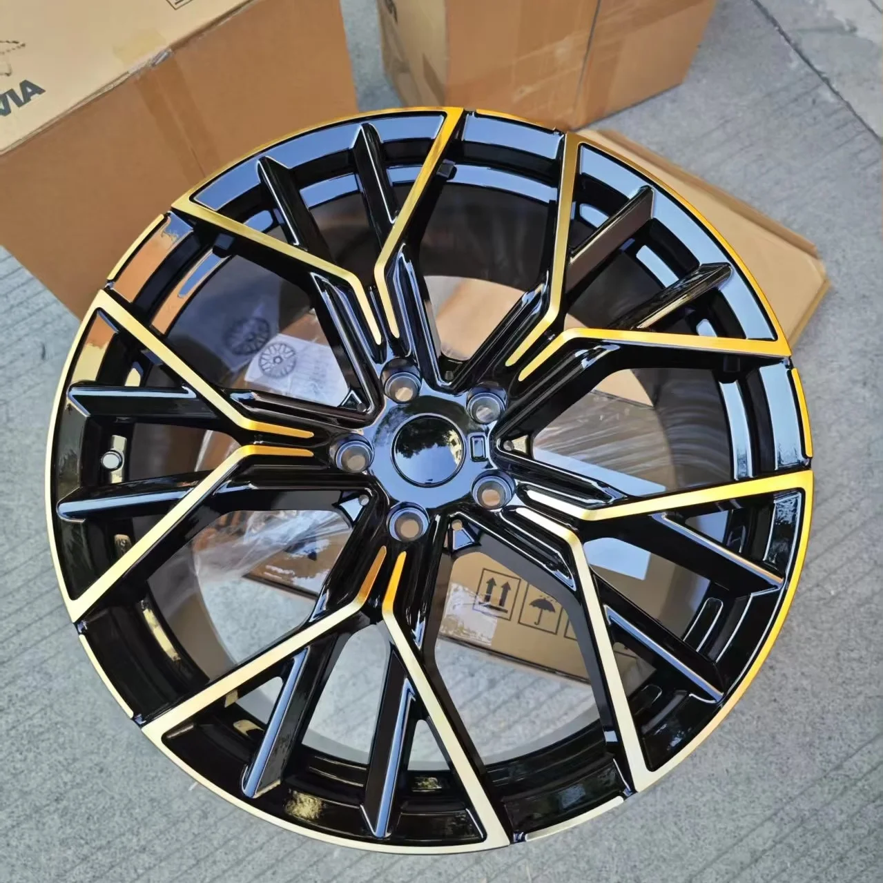 YQ عالية الأداء سبيكة عجلات الحافات المعطي تكلم 18 19 20 بوصة أسود اللون عجلات سيارة الركاب لسيارات BMW M8 5X120 5X112