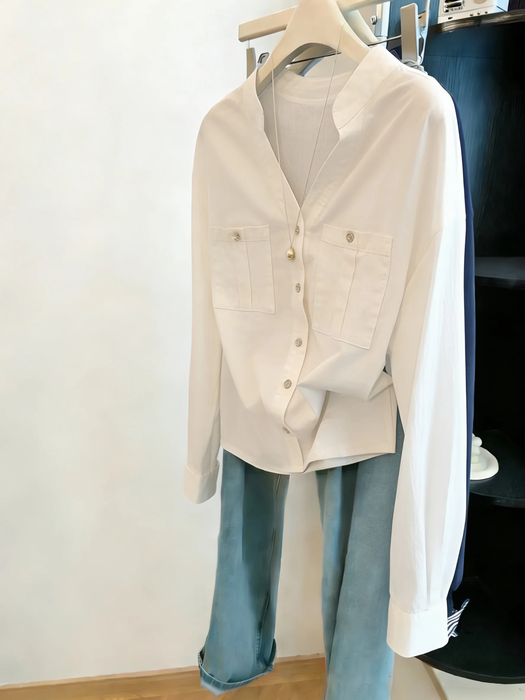 

Elegant White V-Neck Thin Long Sleeve Casual Shirt Women's Spring Summer Fashionable Versatile Sun Protection Top