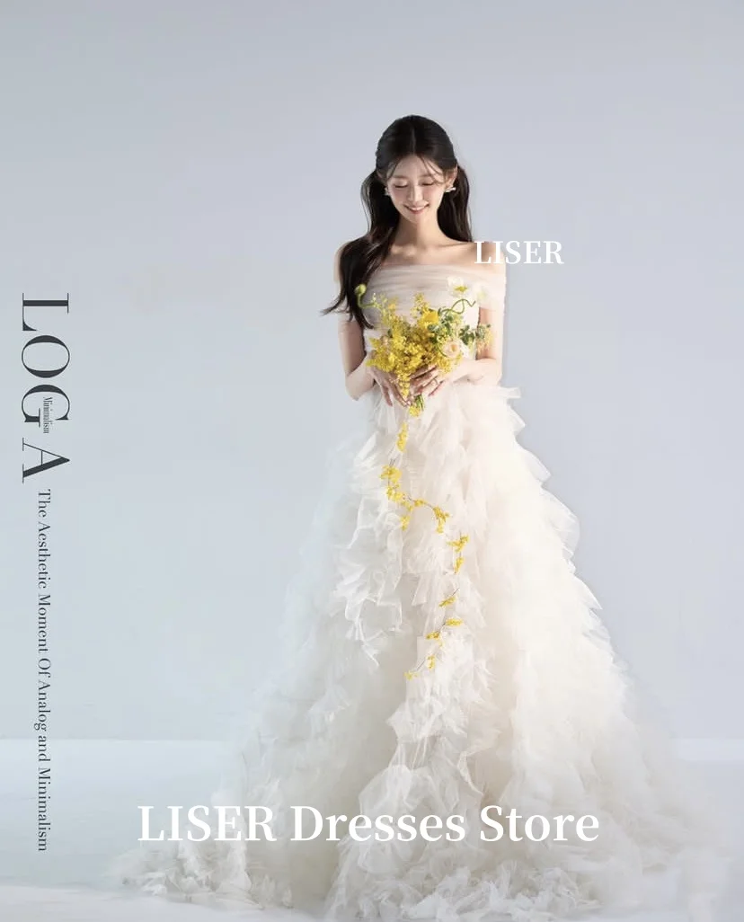 فساتين زفاف كورية من Liser مكشوفة الكتف على شكل حرف a متدرجة من التل الناعم لالتقاط الصور فساتين زفاف لامعة لحفلات الزفاف مشدات مخصصة من الخلف