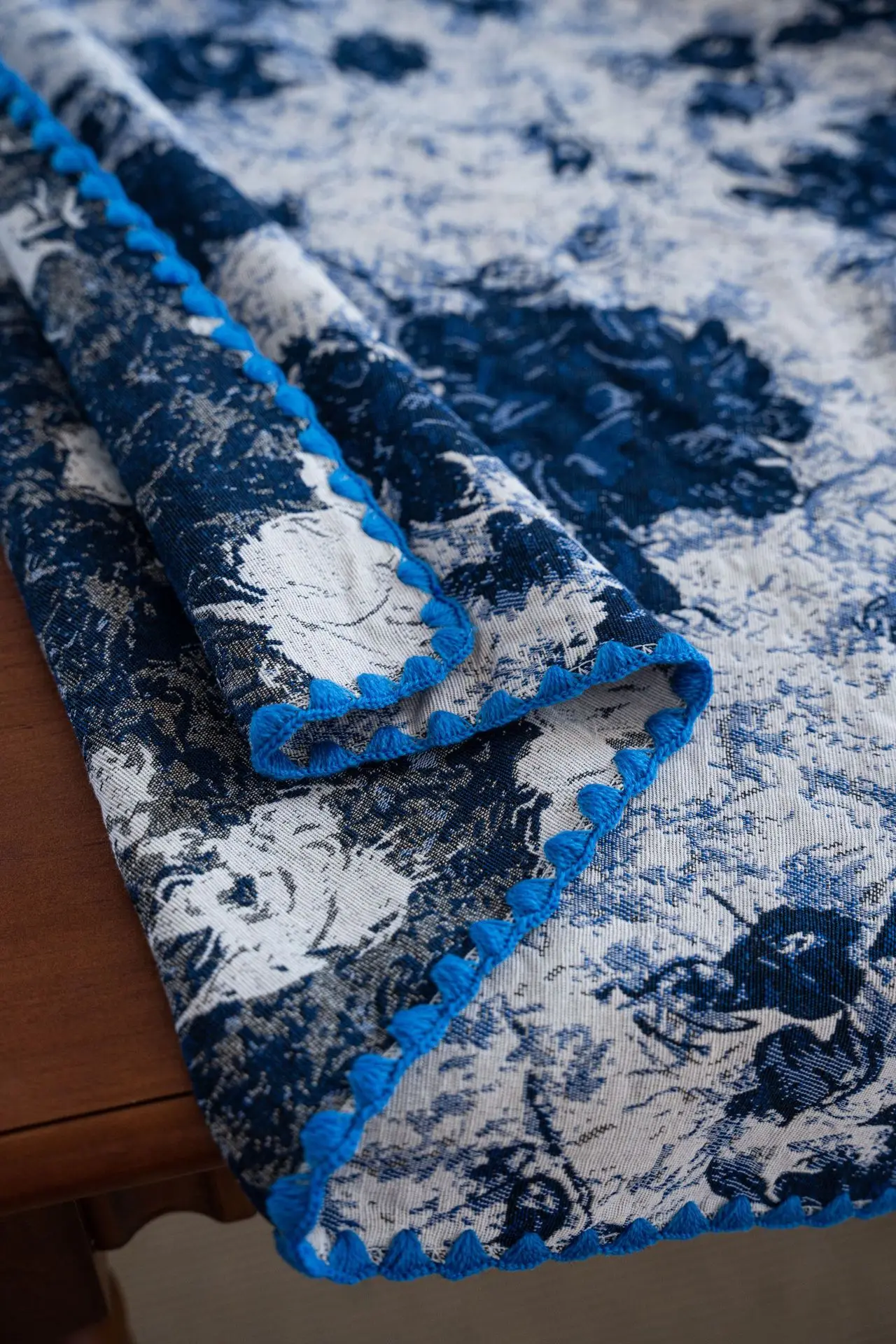 Blue Retro Color Woven Jacquard Tablecloth Three-dimensional Flower Fringe Tablecloth Coffee Tablecloth Party Table Decoration