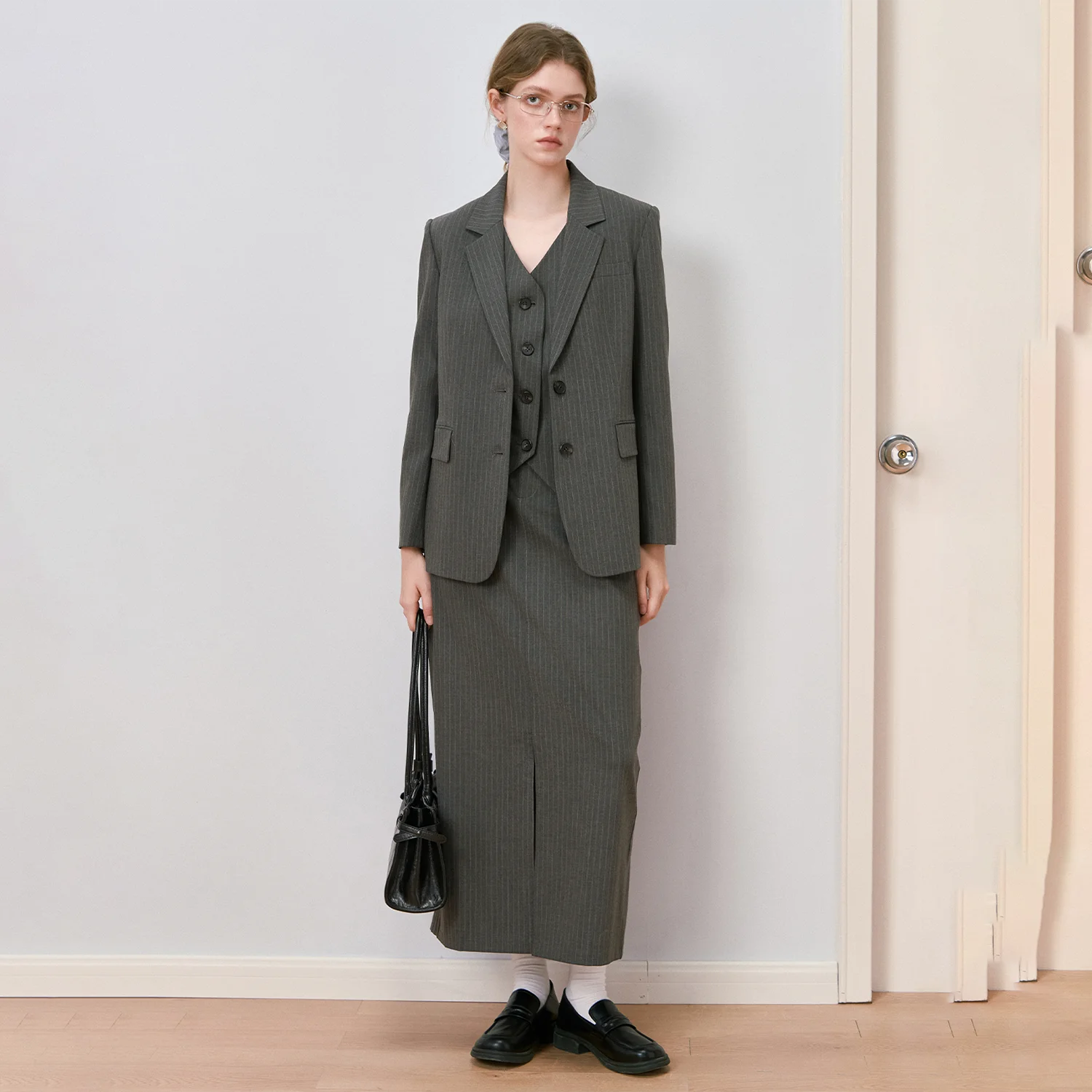 طقم بدلة نسائية مكون من 3 قطع باللون الرمادي من Allingentle لملابس مكتب الأعمال المخصصة